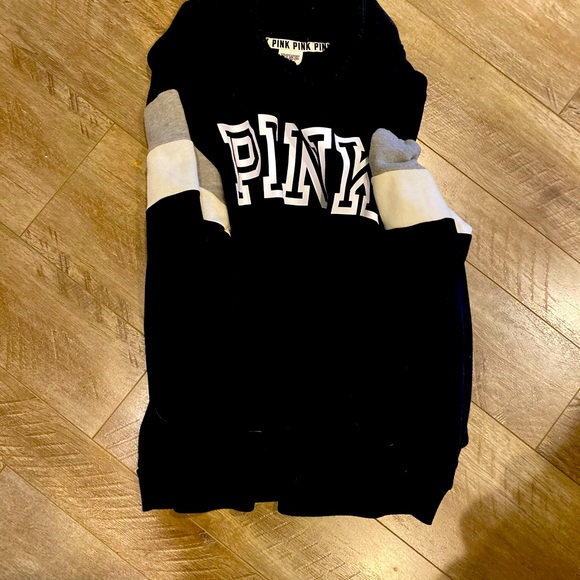 Pink turtle neck sweatshirt - Picture 3 of 3